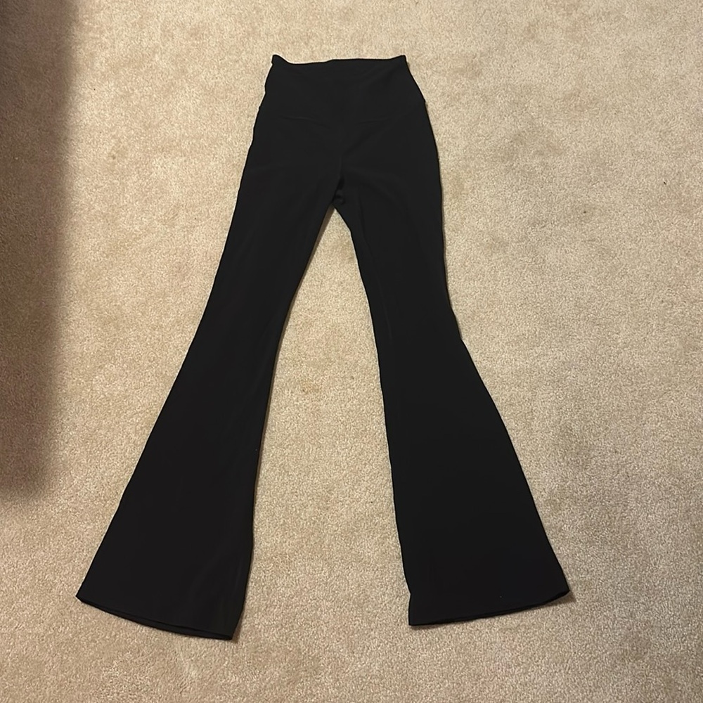 size 4, 31” inch lululemon flare leggings.
